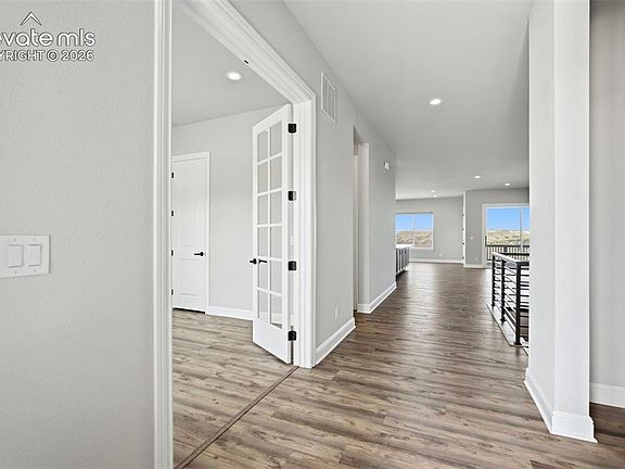 3rd image of 851 Alumroot St