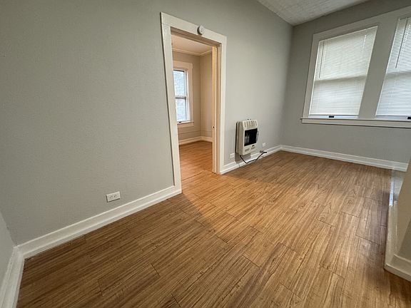 3rd image of 407 E Locust St APT 5