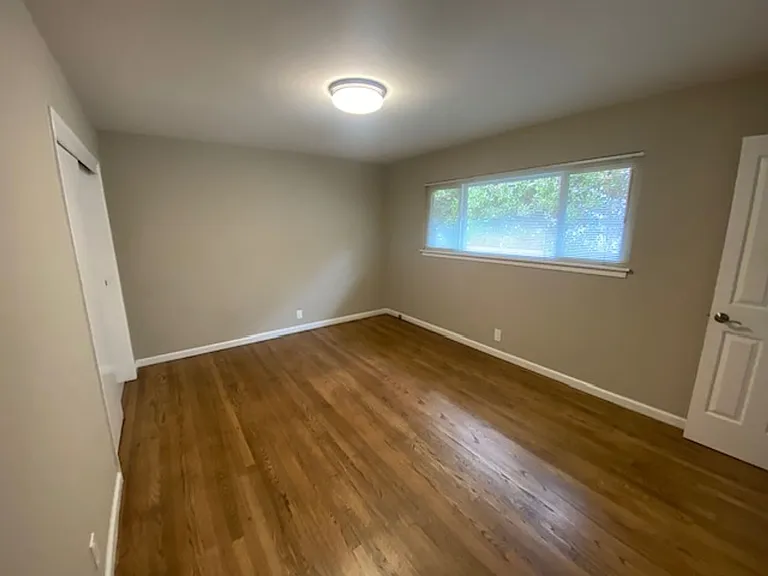 920 Crest Ave — Photo 21