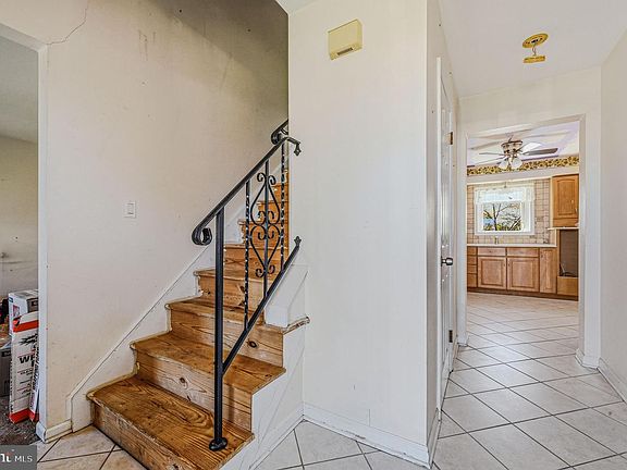 3rd image of 12 Laurie Ct