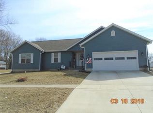 601 W 8th St, Tipton, IA 52772