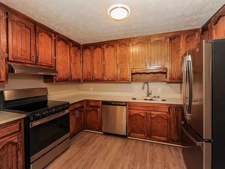 3325 Shady Cove Rd — Photo 7