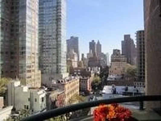 Sold by Nest Seekers International | media 25