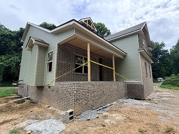 2nd image of 1066 Indian Creek Rd