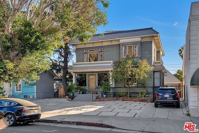 1st image of 424 N Larchmont Blvd
