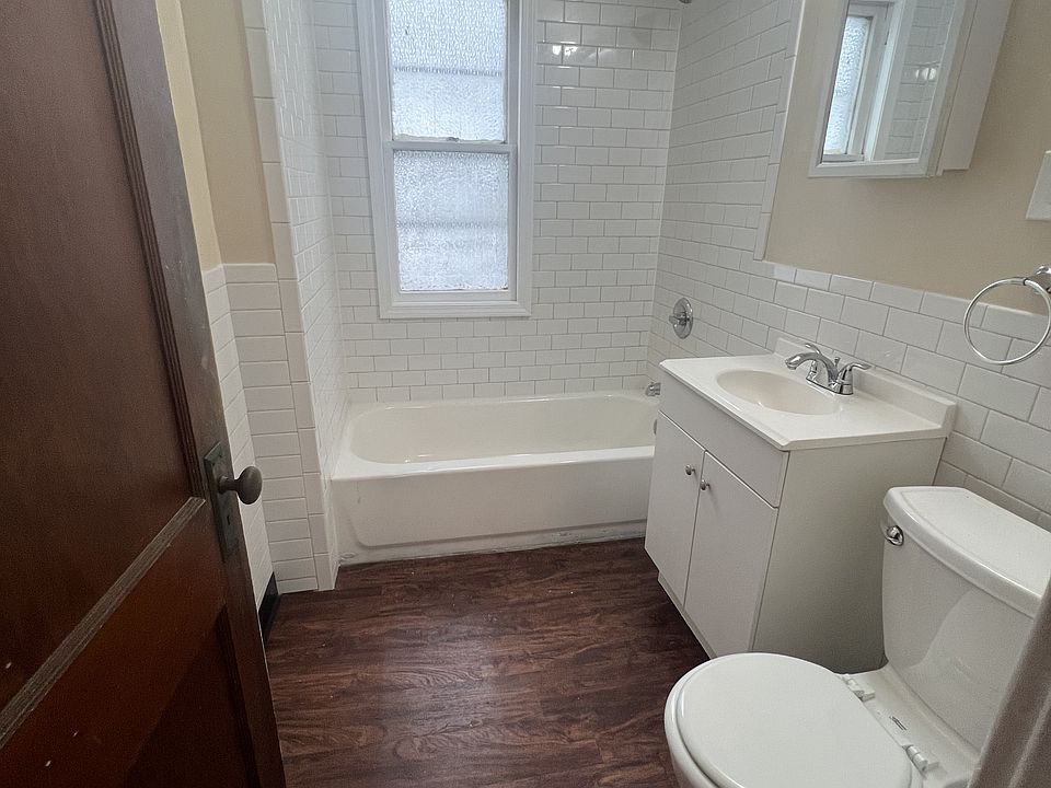 1st image of 252 Cambridge Ave APT 2