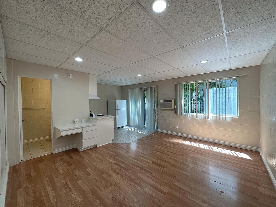 1st image of 222 S Oak Knoll Ave APT 10
