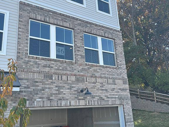 2nd image of 4 Leaf Dr #131