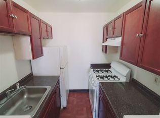 140 Grove St APT 7, Stamford, CT 06901