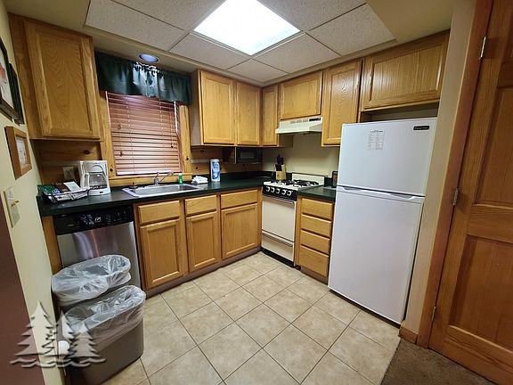 3rd image of 869 Golf Cottage Dr
