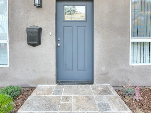 11728 Hamlin St #1/2, North Hollywood, CA 91606