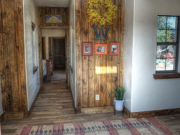 4th image of 111 Mountain Valley Dr