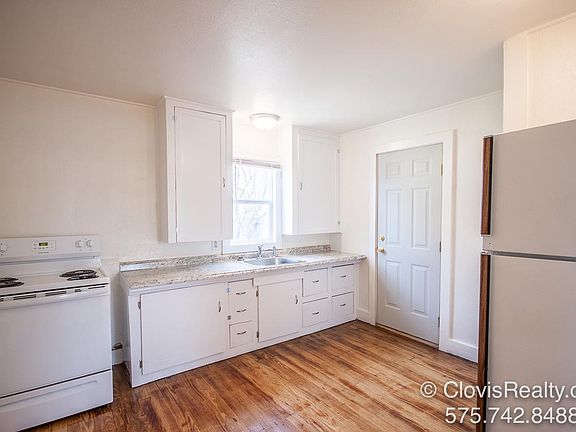 5th image of 1309 Wallace St