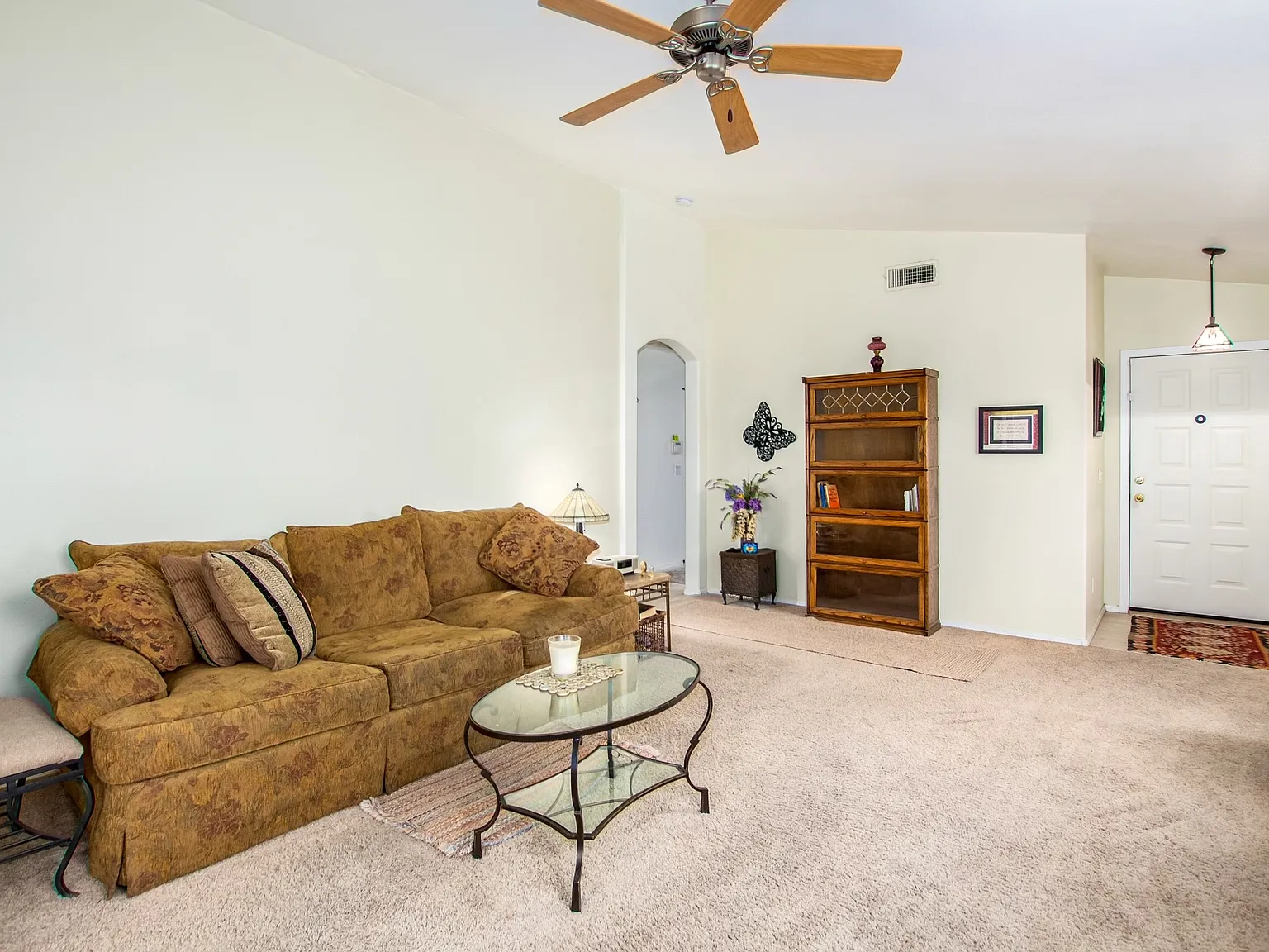 3 bed, 1301 sqft, $2,150 — Photo 4