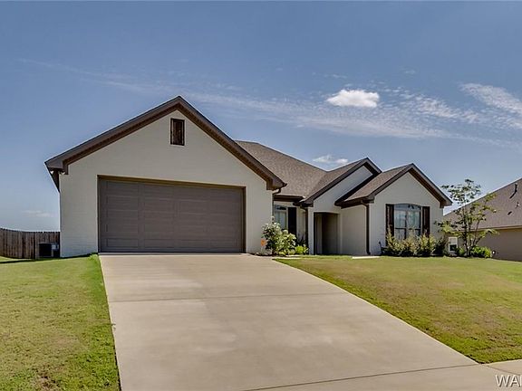 3rd image of 505 Remington Cir