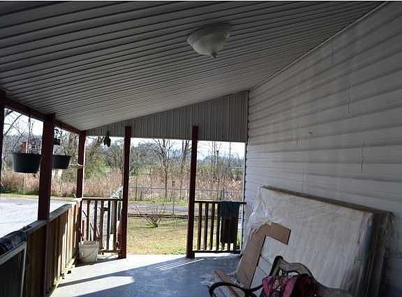 4th image of 1910 Wayne Cir
