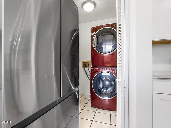 5th image of 6047 Howard Rd