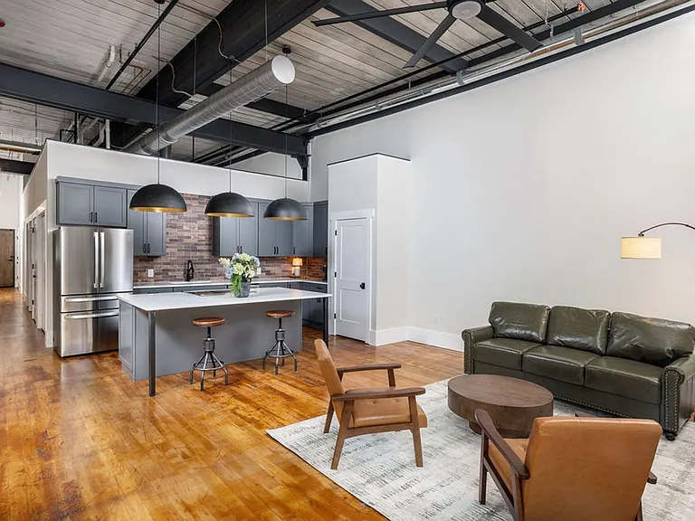 200 Barrett St — Photo 10