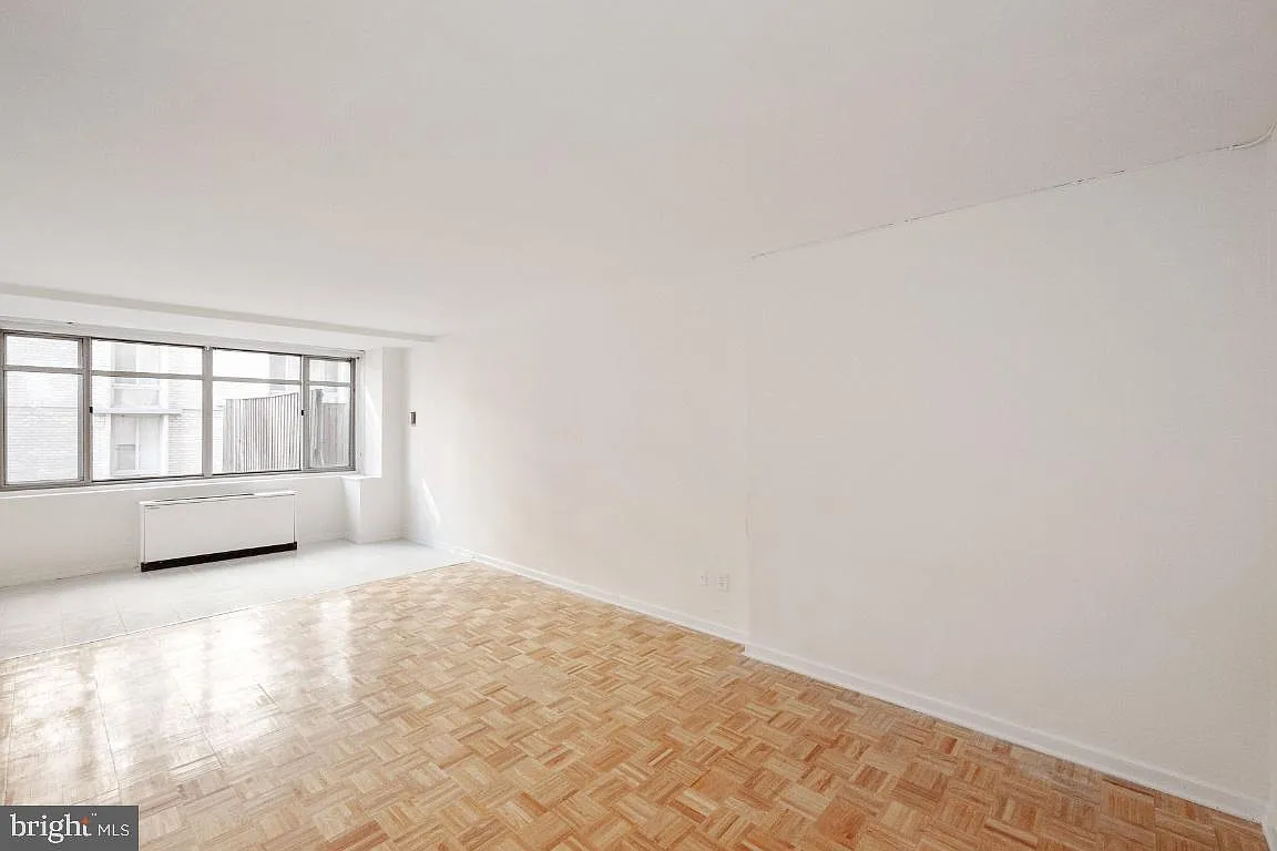 Building Photo - 940 25th St NW #103S