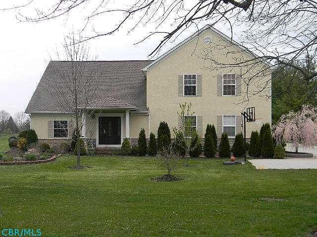 2nd image of 570 Amity Rd