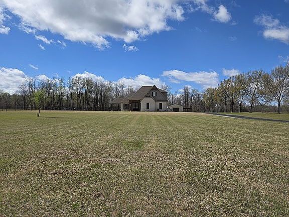 3rd image of 1359 Cooper Rd