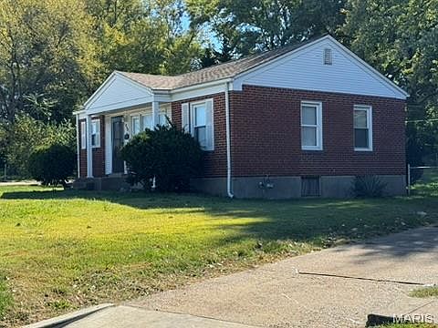2nd image of 840 Pershall Rd