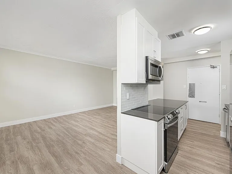 115 Dowling Ave #101 — Photo 8