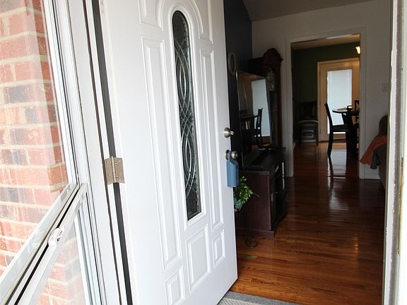 4th image of 105 Hilldale Dr