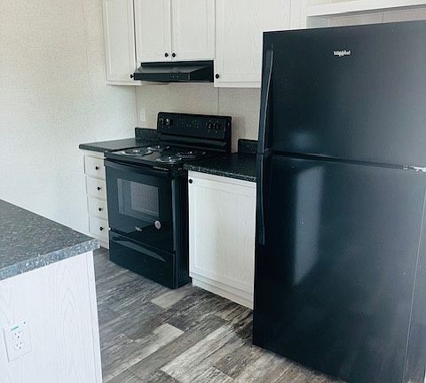 3rd image of 1325 Kenneth Dr