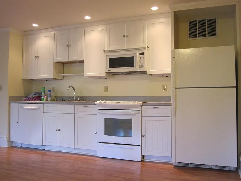 326 College St #8 — Photo 9