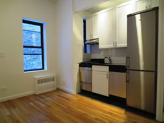 Rented by Waverly Realty Associates | media 5