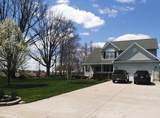 212 Apple Blossom Ln, Carey, OH 43316