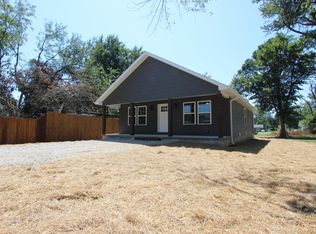 329 N Commercial St, Seymour, MO 65746