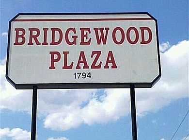 Bridgewood Plaza Main Sign