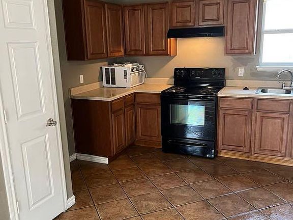 3rd image of 4511 Blue Meadow Dr