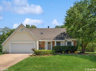 1357 White Mountain Dr, Northbrook, IL 60062