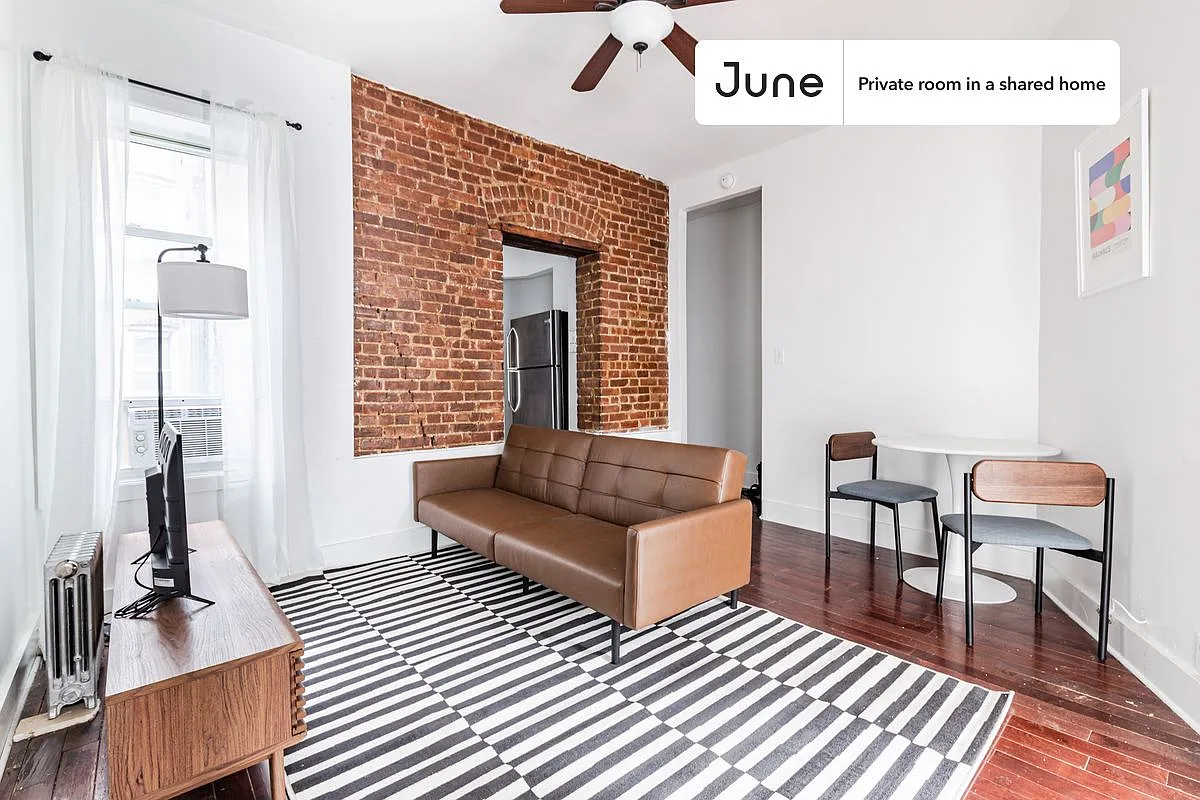 Full bedroom in 3 bed/1 bath home in Central Harlem #1681 A — Photo 4