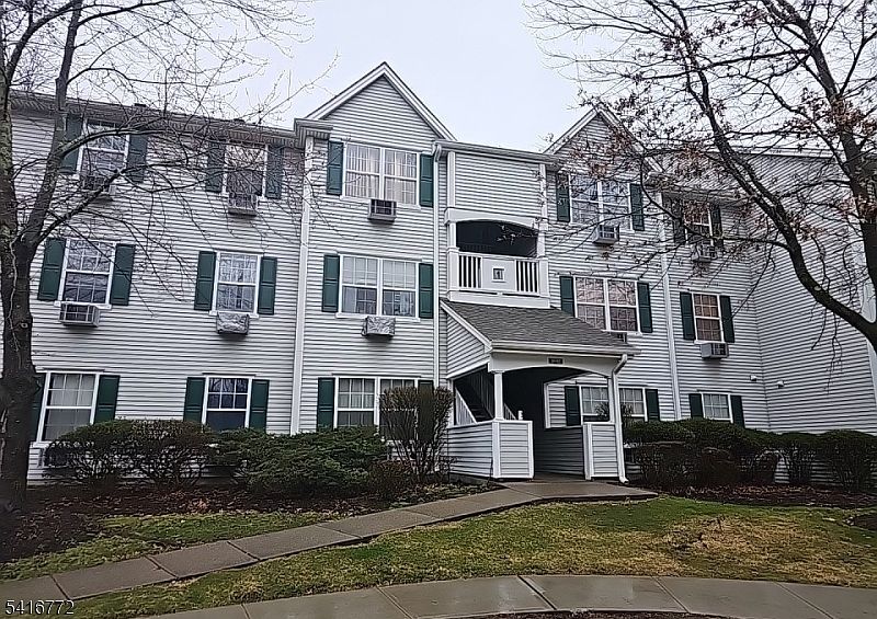 1st image of 107 Chatfield Dr