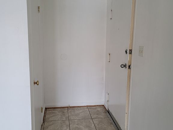 3rd image of 625A Chesapeake St SE #205