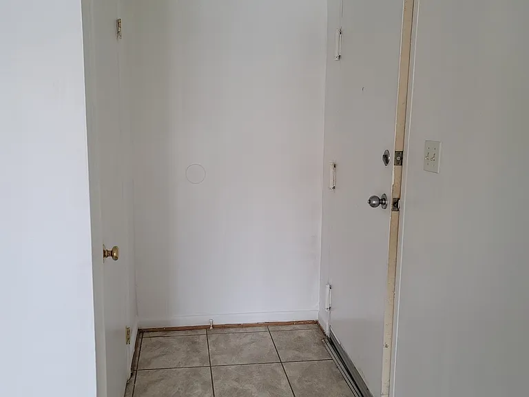 625A Chesapeake St SE #205 — Photo 3