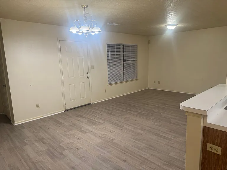 4215 Walnut Park Dr — Photo 7