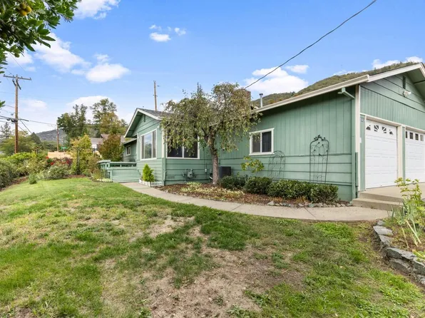 945 NE Beacon Dr, Grants Pass, OR 97526