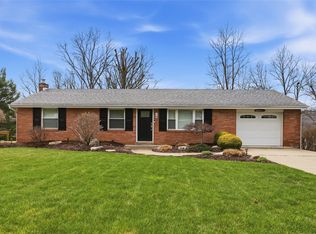 18 Crestwood Dr, Cecil, PA 15321