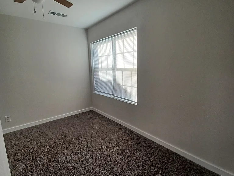 608 Graham Ave — Photo 12