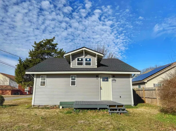 1123 N Greenwich Ave, Russellville, AR 72801