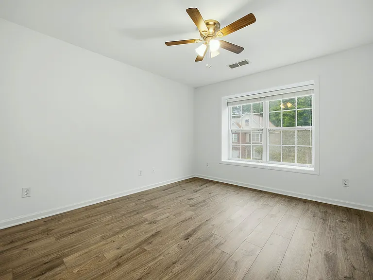 426 Grayson Way — Photo 15