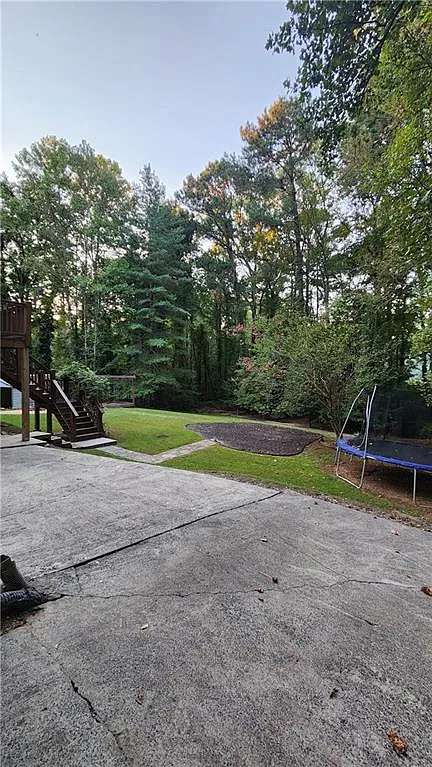 5 bed, 3.5 bath, 2473 sqft, $2,900 — Photo 3