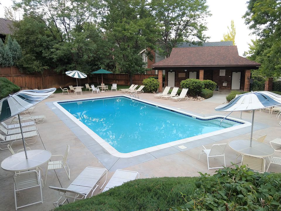 Trophy Club Pool