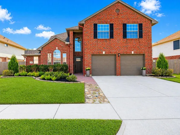1104 Lake Shore Dr, Pearland, TX 77581