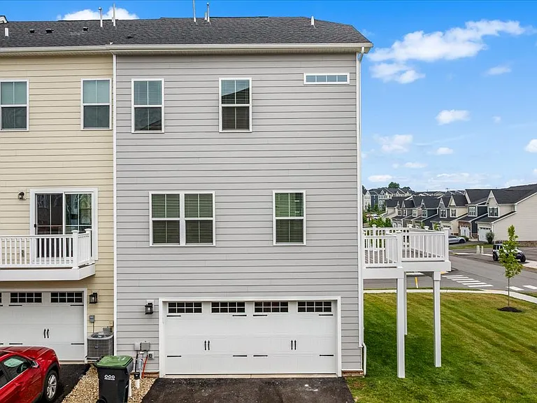 9001 Hickory Rd — Photo 31
